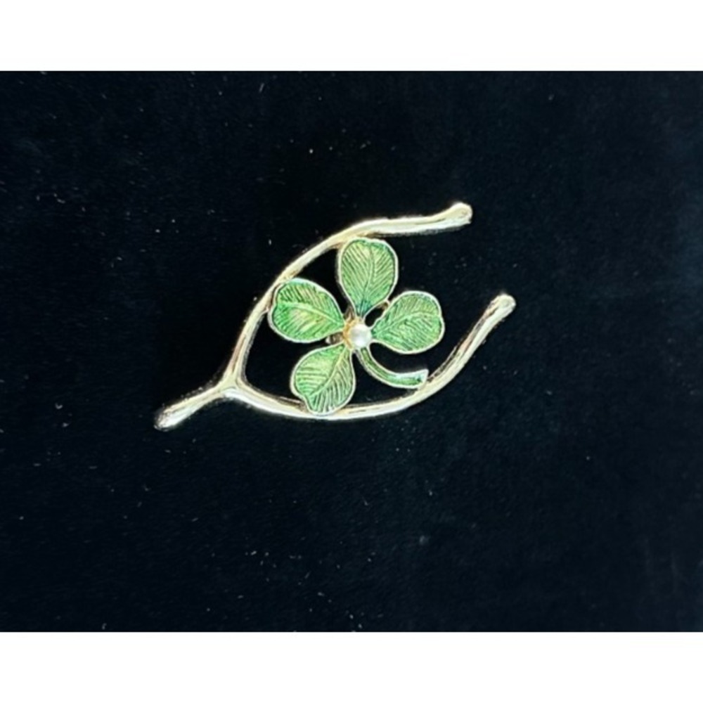 Vintage Signed GERRY'S Gold Tone Green Enamel Faux Pearl‎ Clover Wishbone Brooch